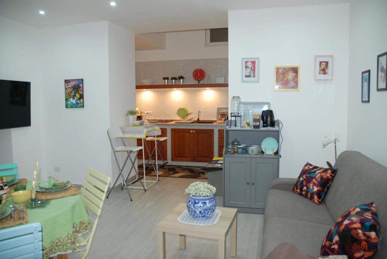 Casa Vacanze Toto Sapore ตอร์เร อันนุนซิอาตา ภายนอก รูปภาพ